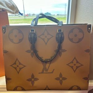 Louis Vuitton On the Go GM Monogram used it 1 time Box, dust bag && receipt